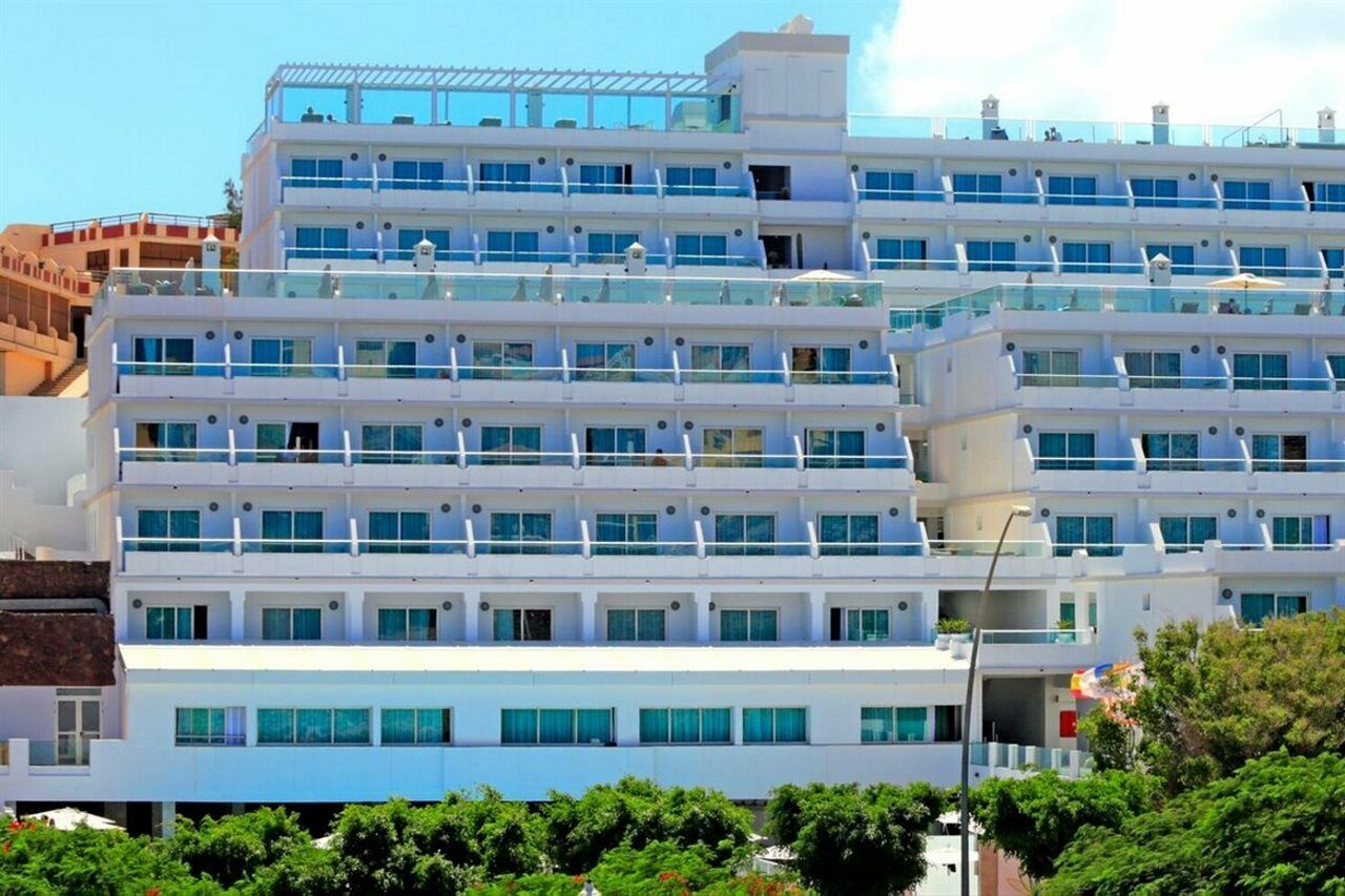 Fergus Cactus Garden Hotel